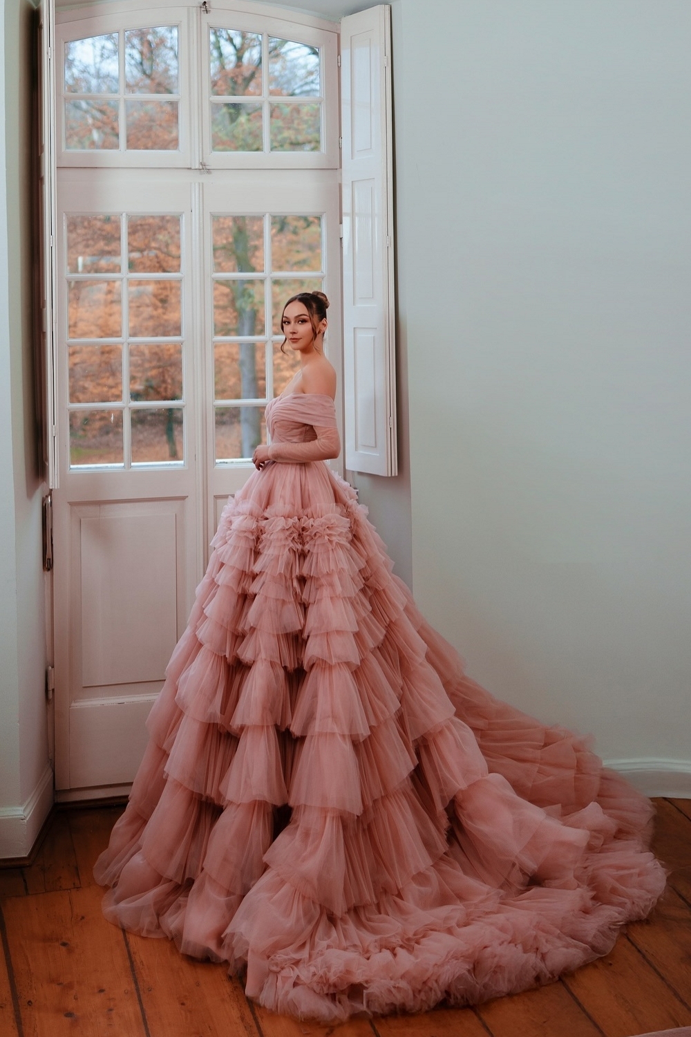 Pink Off-the-Shoulder Tulle A-Line Wedding Dresses Chapel Train