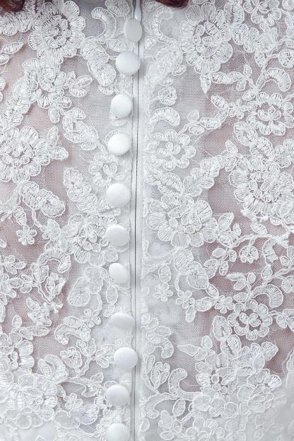 Timeless Lace Appliques Tulle Wedding Dress Cap Sleeve Beadss Zipper
