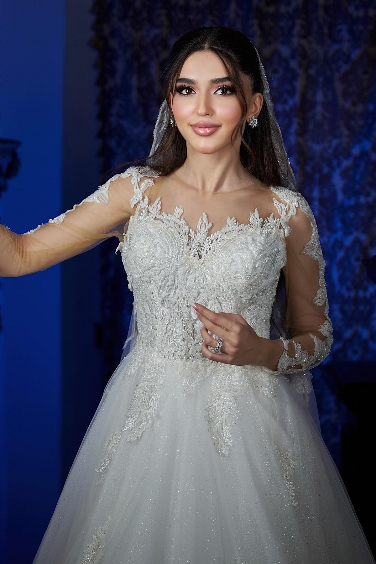 Sweetheart Tulle Appliques Lace A-Line Wedding Dresses Long Sleeve