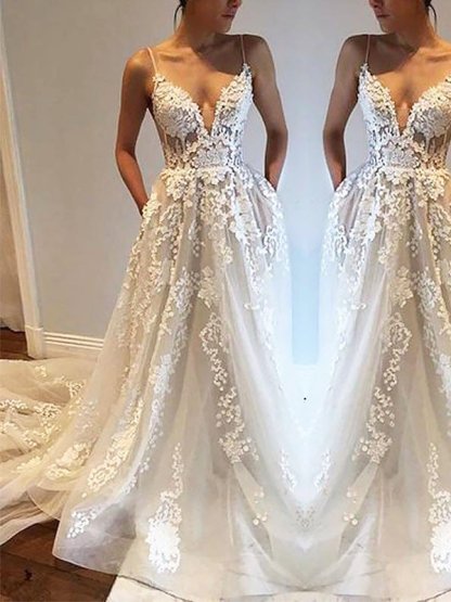 Tulle Sleeveless A-Line Court Train Spaghetti Straps Wedding Dresses UK
