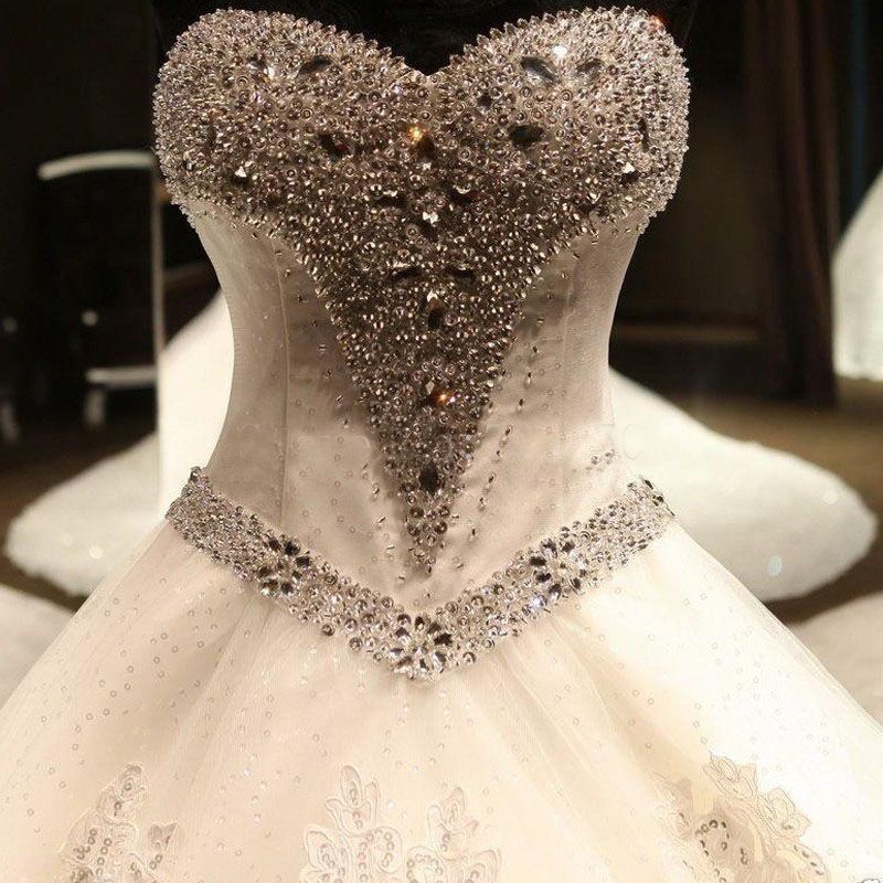 Luxurious Sweetheart Ball Gown Wedding Dress Crystal Beadss Long Train