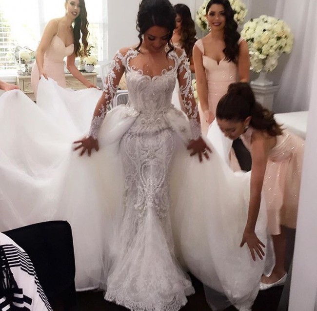 Elegant Long Sleeve Lace Wedding Dress Ruffles Overskirt