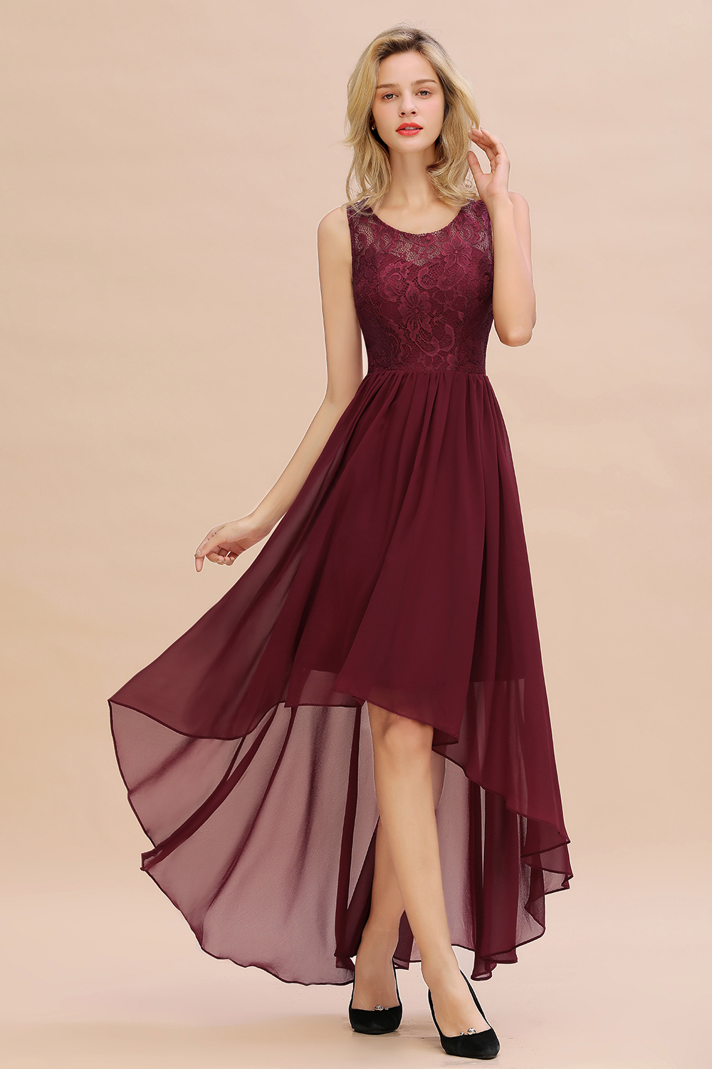 Elegant Jewel Neck Lace Hi-Lo Burgundy Bridesmaid Dress Sleeveless Chiffon Evening Dress