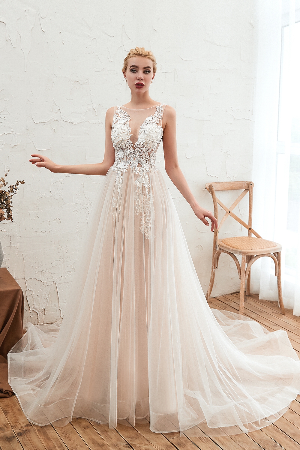Stylish Scoop Neck ALine Wedding Dress Sleeveless Tulle Lace Bridal Gown