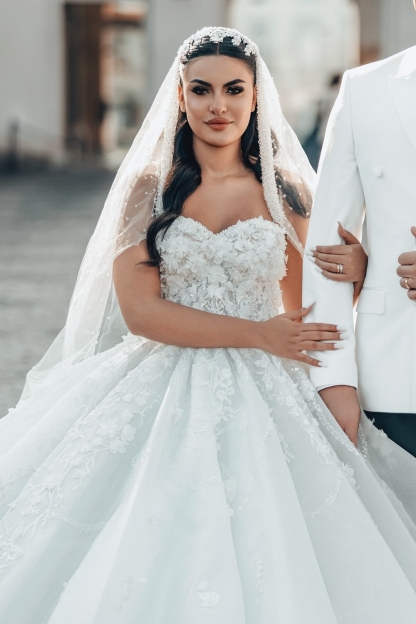 Spaghetti Straps Sweetheart Appliques Lace Princess Wedding Dresses