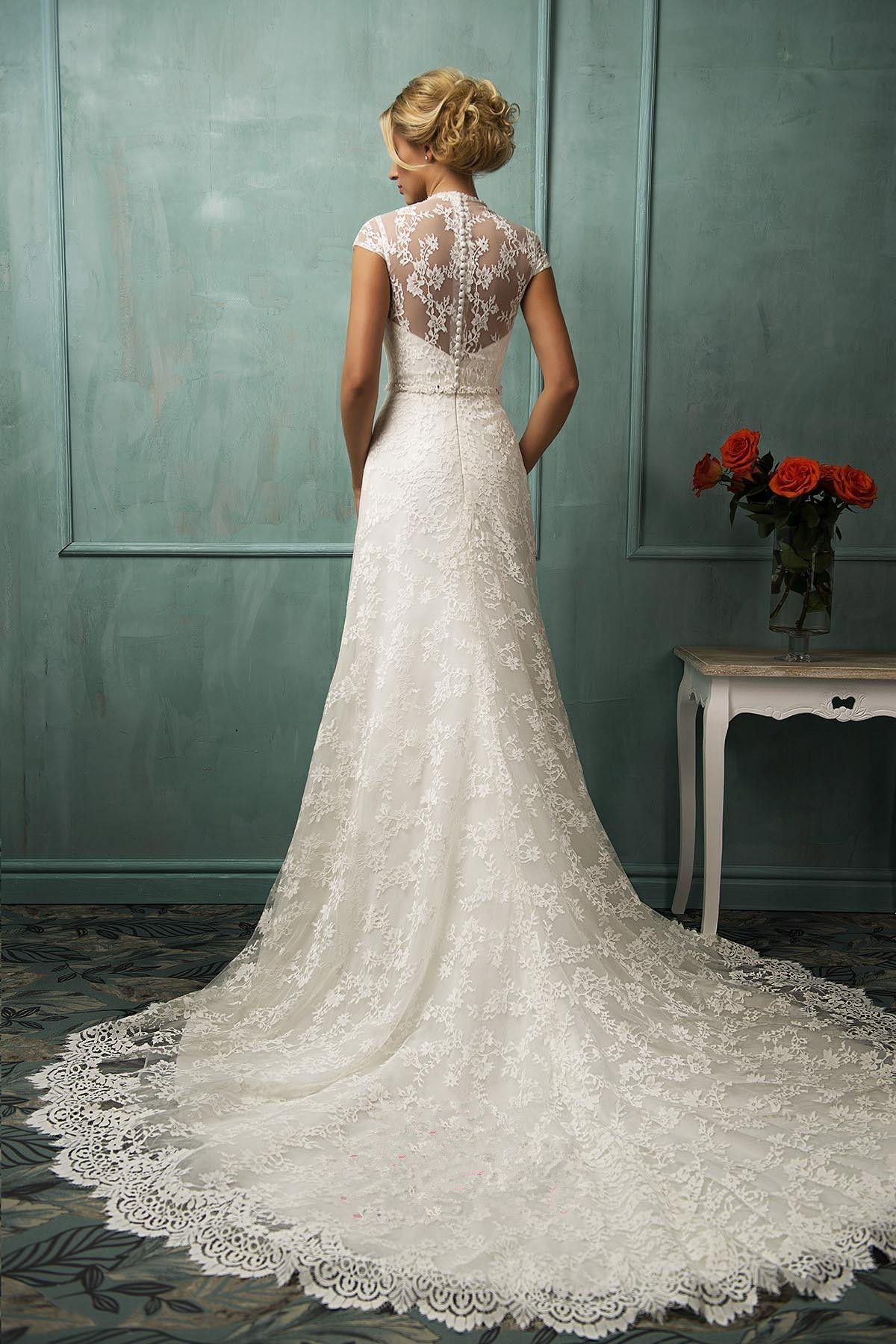 Elegant Cap Sleeve Lace Wedding Dress With Zipper Button Bridal Gowns