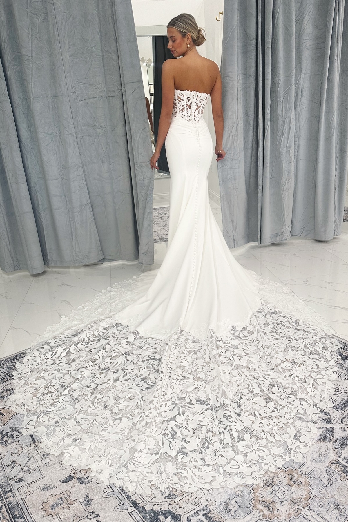 Strapless Ruffle Satin Mermaid Wedding Dress with Lace Appliques