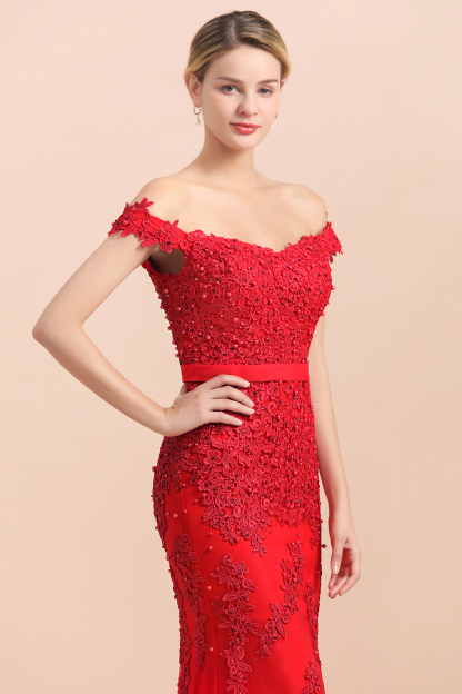 Gorgeous Red Off-the-Shoulder Lace Mermaid Bridesmaid Dress