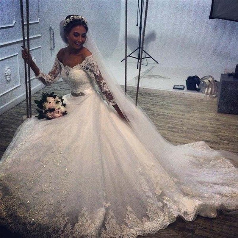 Delicate Tulle Lace Appliques Wedding Dress 3/4-Length Sleeve Beadss