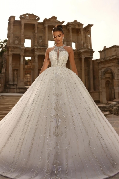 Beautiful Halter Appliques Lace A-Line Wedding Dresses Chapel Train