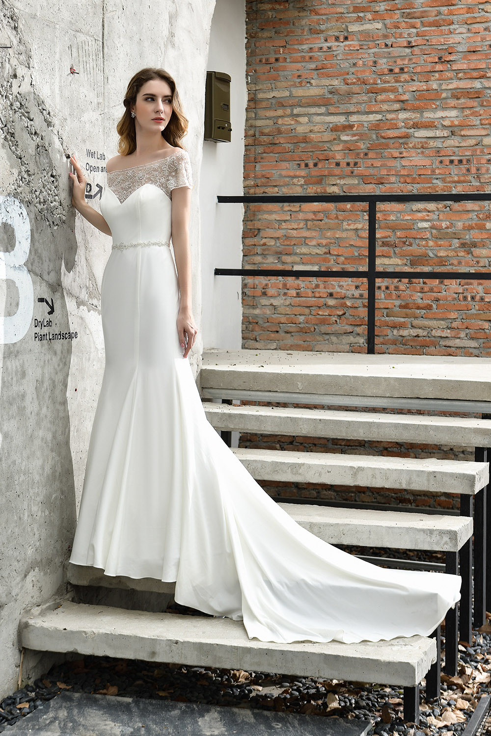 Short Sleves Mermaid Wedding Dress Beadings Lace Beach Bridal Dress