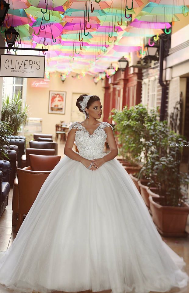 Delicate Tulle Lace Flowers Wedding Dress Ball Gown Cap Sleeve Plus Size