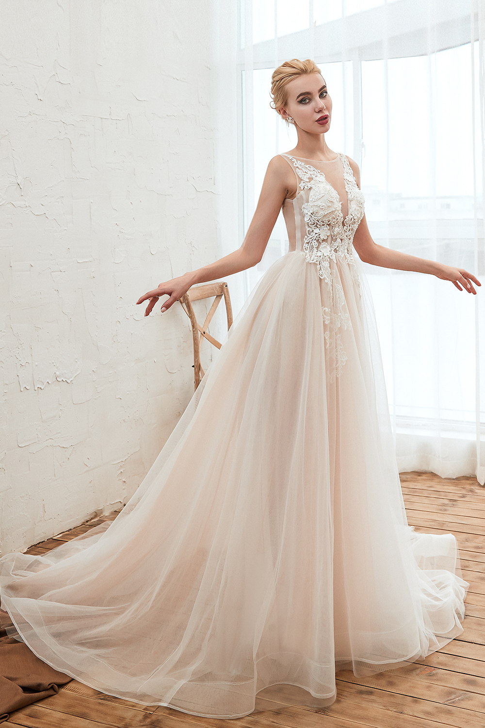 Stylish Scoop Neck ALine Wedding Dress Sleeveless Tulle Lace Bridal Gown