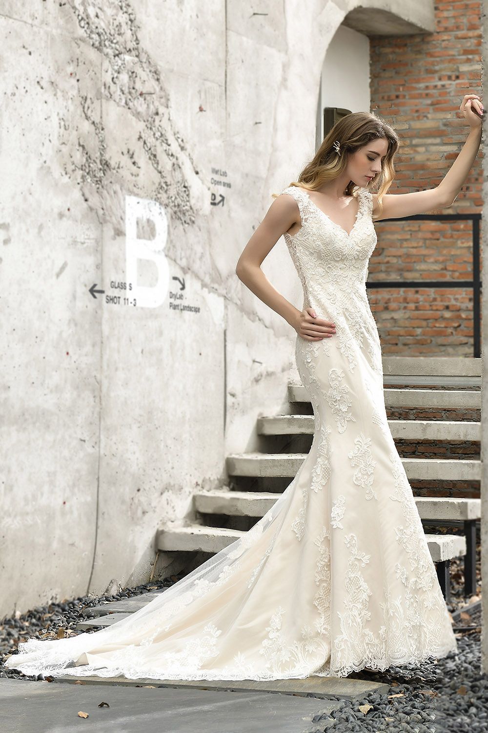 ELegant Spring Wedding Dress Mermaid Style Sleeveless Hollow Backless