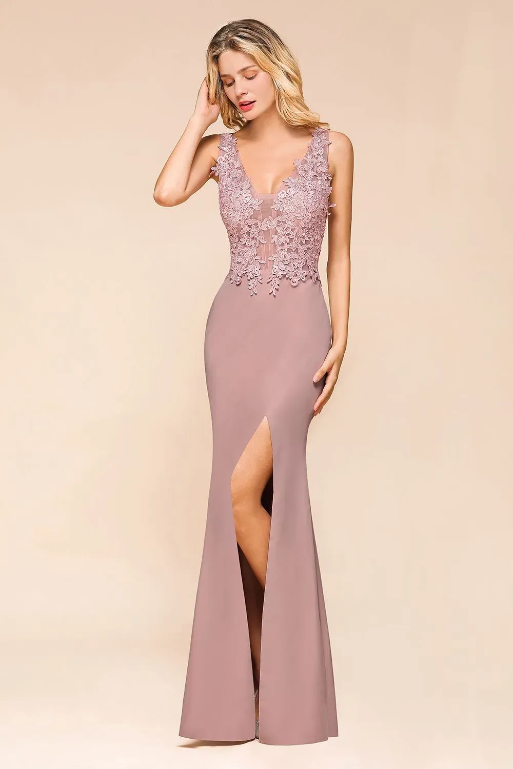 Stylish Dusty Pink Chiffon Lace Appliques Mermaid Bridesmaid Dress V-Neck Sleeveless Evening Party Dress
