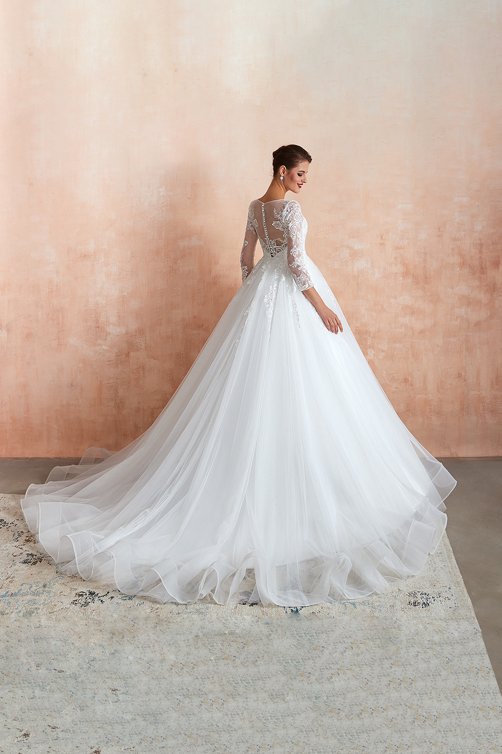 Elegant Long sleeves Wedding Dress White Lace Buttons Ball Gown
