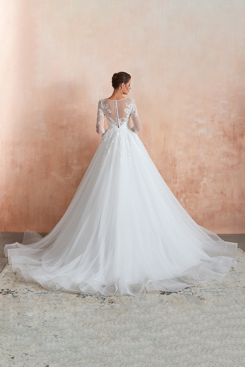 Elegant Long sleeves Wedding Dress White Lace Buttons Ball Gown