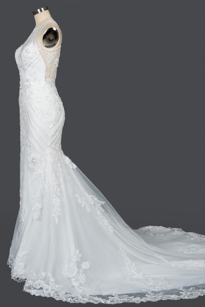 Scoop Neck Sleeveless Mermaid Wedding Dress with Floral Lace Appliques