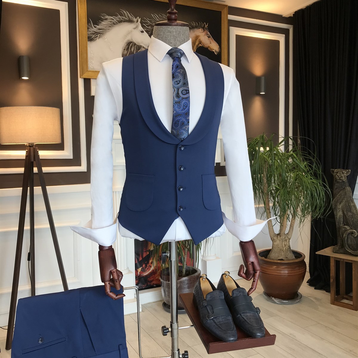 Derby Formal Dark Blue Three Pieces Peaked Lapel Business Men Suits