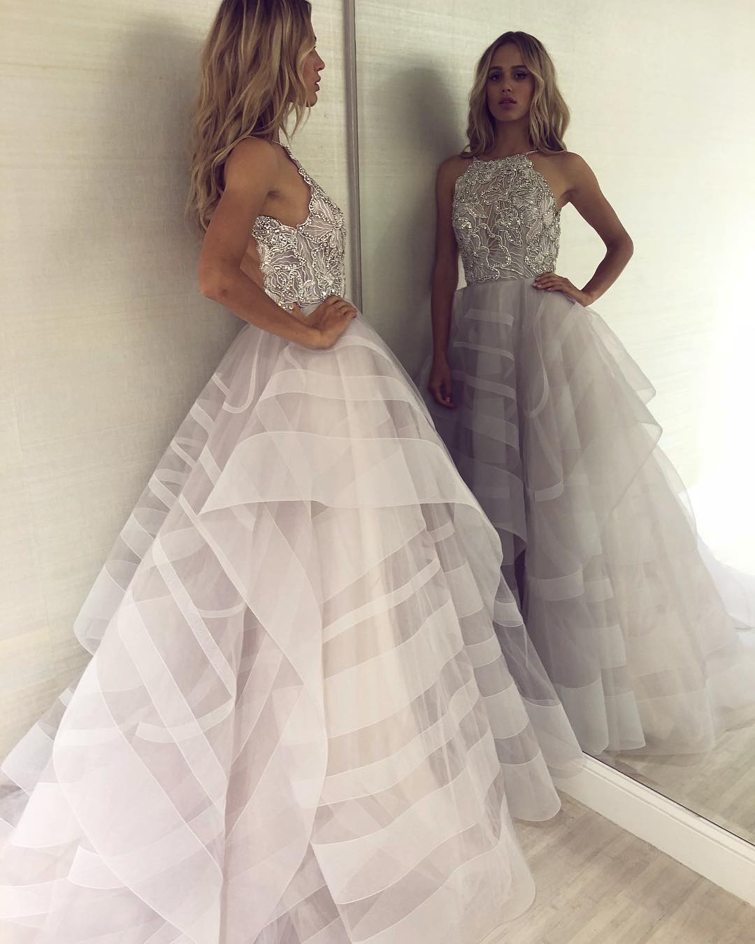 Sexy A-line Appliques Halter Sleeveless Long Length Prom Dress UK