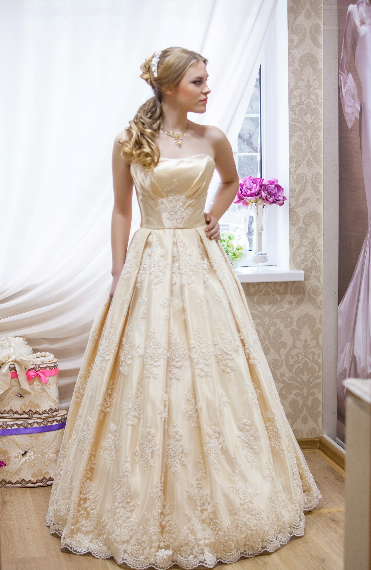 Elegant Strapless Sleeveless Champagne Wedding Dress Floor-length With   27Dress.co.uk