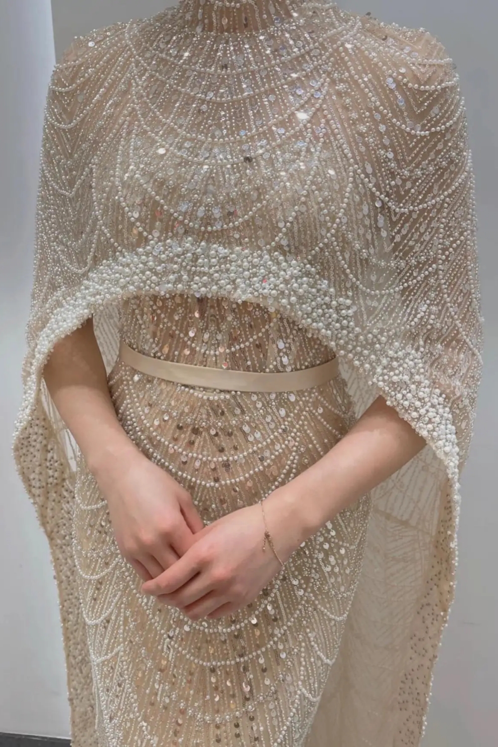 Luxury Beadings Evening Dresses with Cape High Neck Pearls Floor Length Formal Occasion Dresses