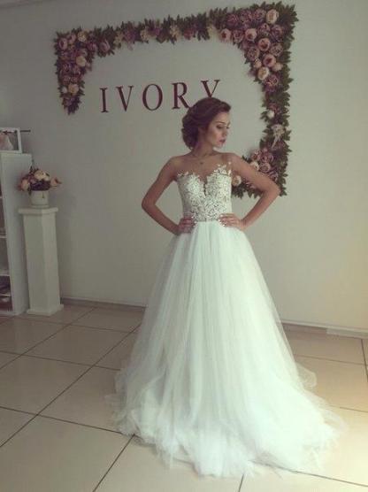 Elegant Sleeveless Lace Appliques Wedding Dress Tulle Zipper Back