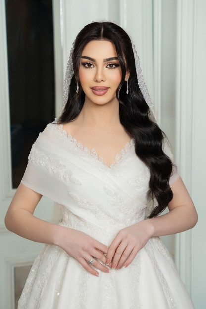 Classy Off-the-Shoulder V-neck Tulle Lace A-Line Wedding Dresses