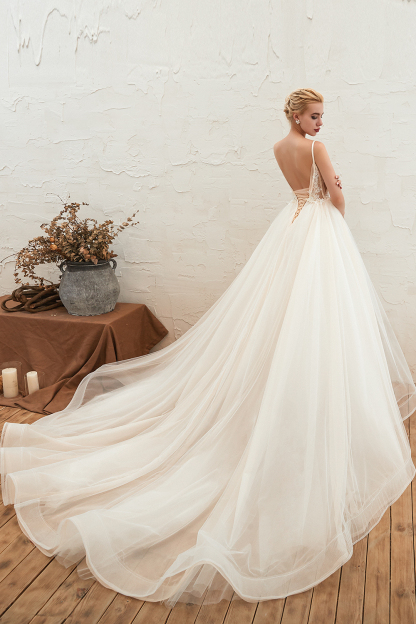 Romantic Spaghetti Straps Ivory Ball Gown Wedding Dress