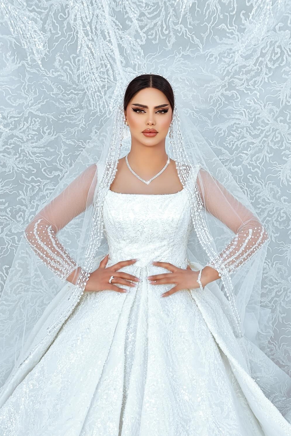 White Square Neckline Lace Sequins Princess Wedding Dresses with Train