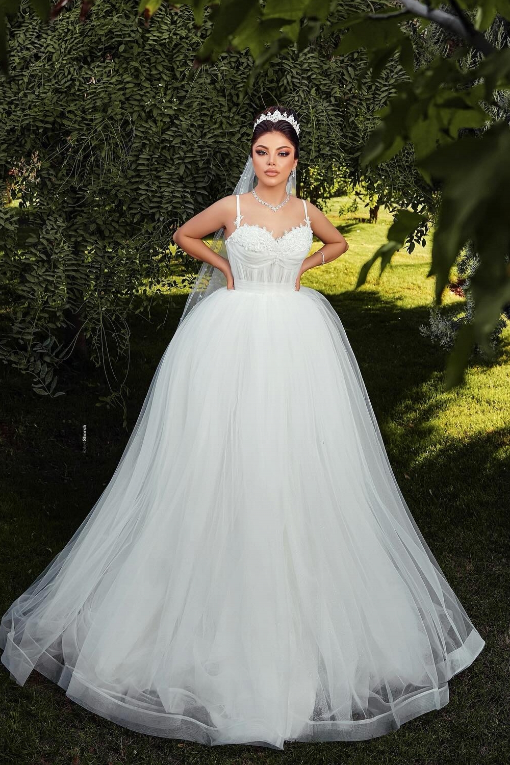 Sweetheart Spaghetti Straps Tulle Appliques Lace A-Line Wedding Dresses
