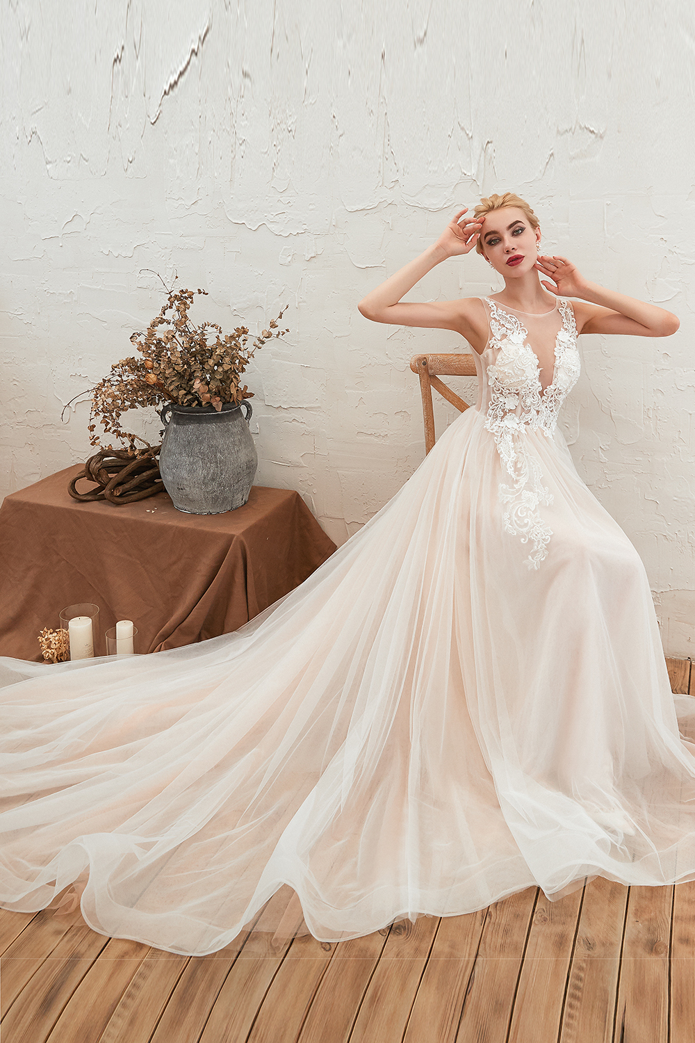 Stylish Scoop Neck ALine Wedding Dress Sleeveless Tulle Lace Bridal Gown