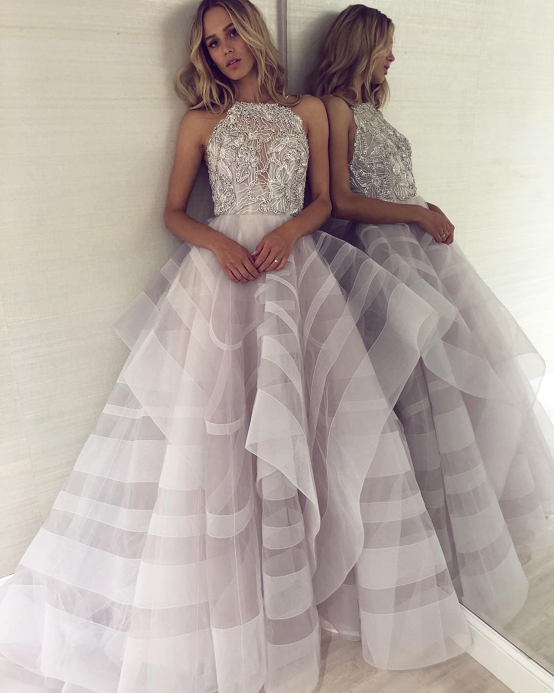 Sexy A-line Appliques Halter Sleeveless Long Length Prom Dress UK