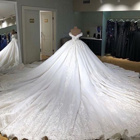 Off-the-Shoulder Ball Gown Applique Wedding Dresses UK