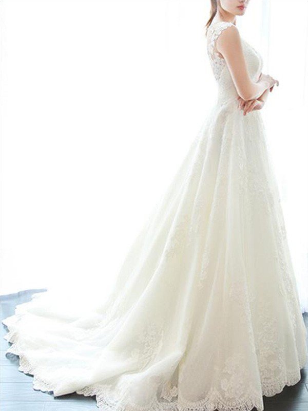 Court Train A-Line Lace V-Neck Applique Sleeveless Wedding Dresses UK