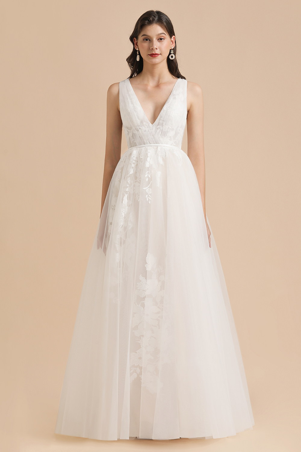 Ivory V-Neck Tulle Lace Appliques Simple Wedding Dress Garden Wedding Gowns