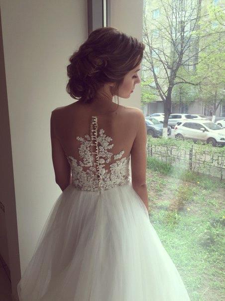 Elegant Sleeveless Lace Appliques Wedding Dress Tulle Zipper Back