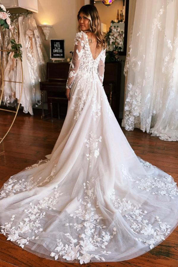 Elegant Long Sleeves Tulle A-line Wedding Dress with Floral Lace