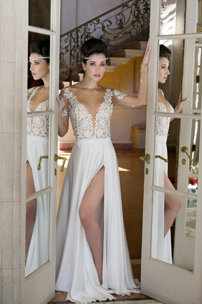 Elegant Long Sleeve Appliques Wedding Dress With Front SPlit