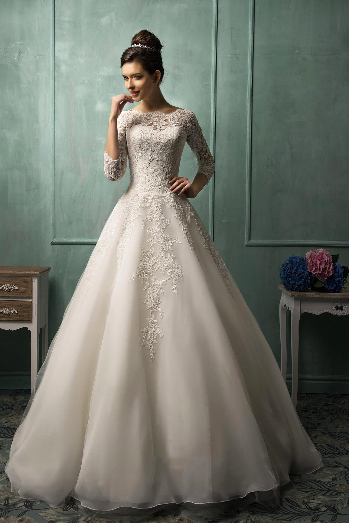 Elegant 3/4 Sleeve Lace Appliques Wedding Dresses UK Bridal Gowns with Bottons