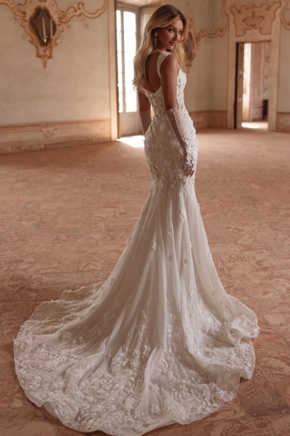 Sweetheart Appliques Lace Mermaid Wedding Dresses with Train