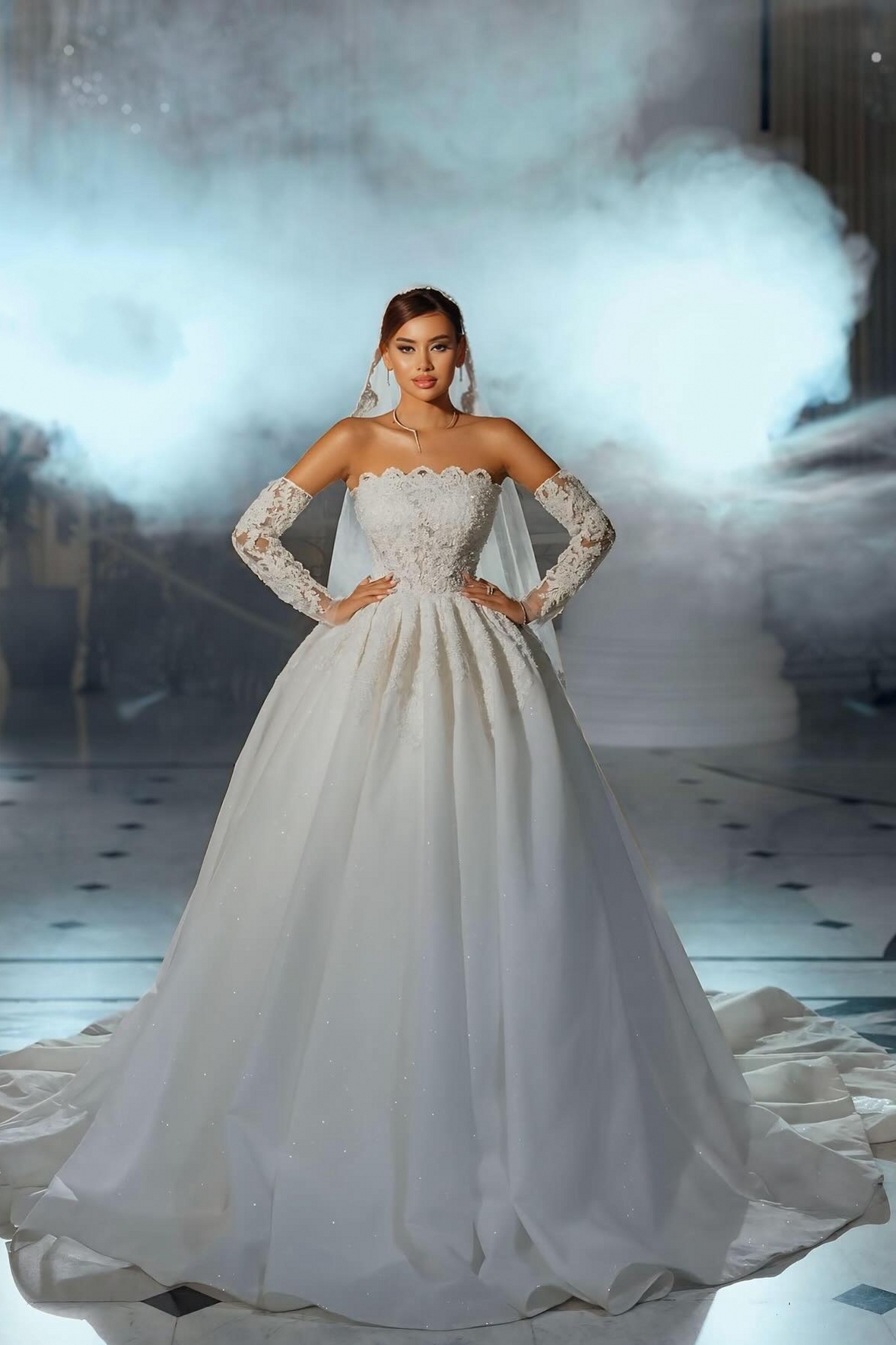 Strapless Satin Appliques Lace A-Line Wedding Dresses with Train