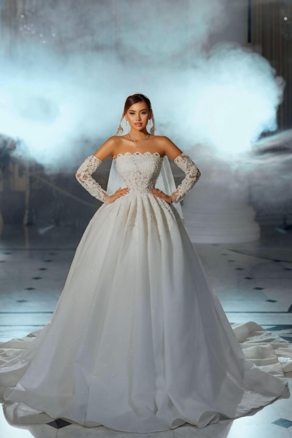 Strapless Satin Appliques Lace A-Line Wedding Dresses with Train