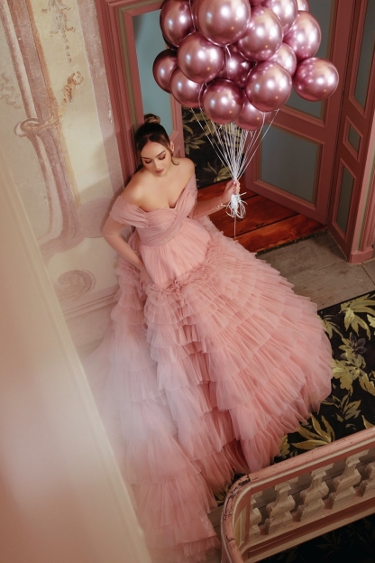 Pink Off-the-Shoulder Tulle A-Line Wedding Dresses Chapel Train