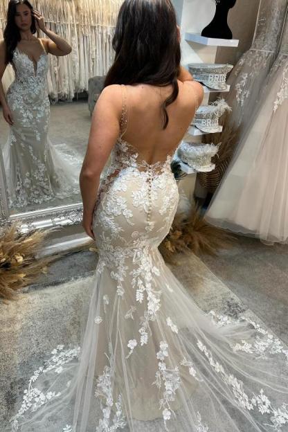 Gorgeous V-Neck Tulle Lace Appliques Mermaid Bridal Dress with Sweep Train