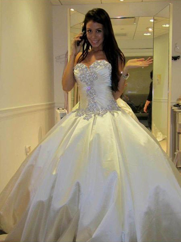 Cathedral Train Ruffles Ball Gown Sweetheart Taffeta Sleeveless Wedding Dresses UK