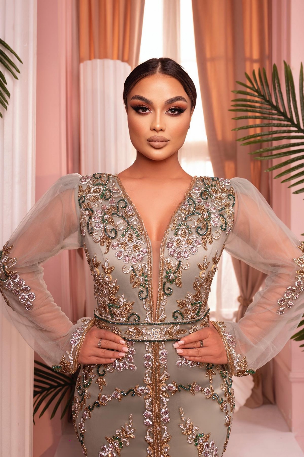Classy V-neck Appliques Lace Long Sleeve Mermaid Prom Dresses