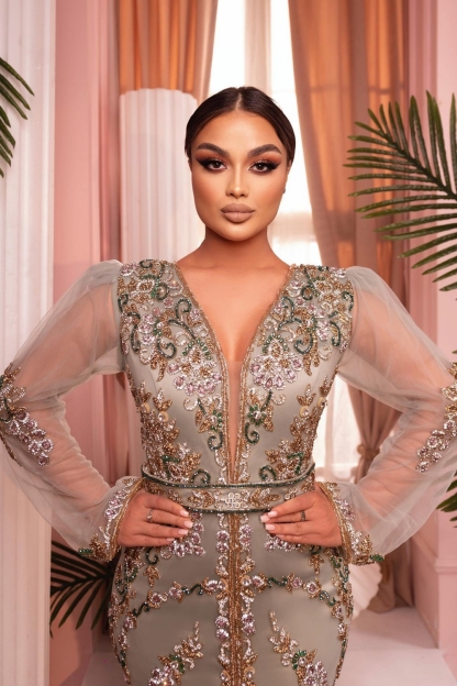 Classy V-neck Appliques Lace Long Sleeve Mermaid Prom Dresses