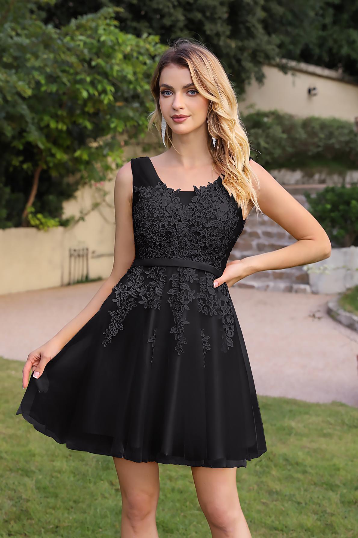 Chic Sleeveless Tulle Short Homecoming Dresses Lace Appliques Aline Mini Party Dress
