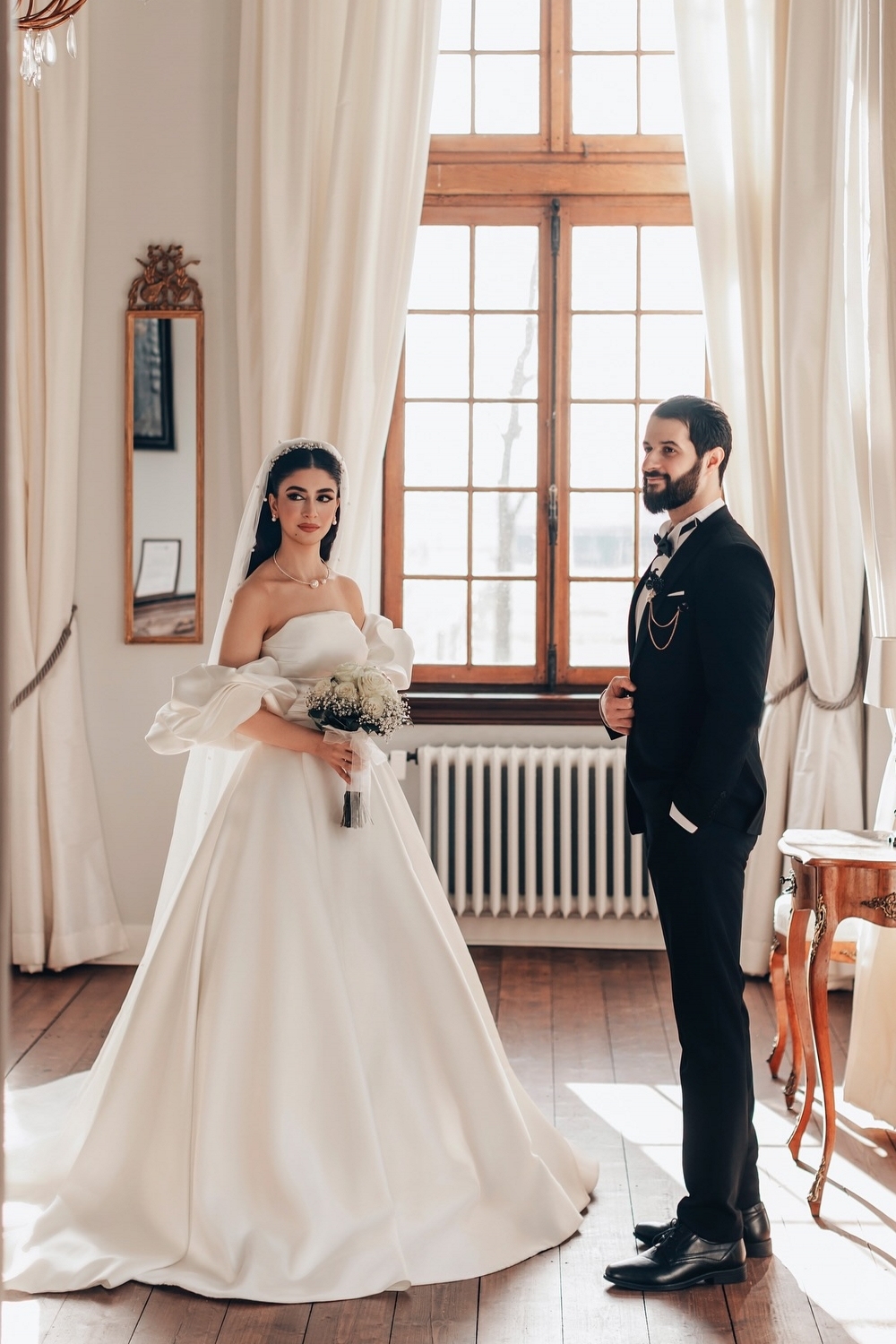 Glamous Satin Aline Wedding Dress Princess Ball Gown with Puffy Sleeves